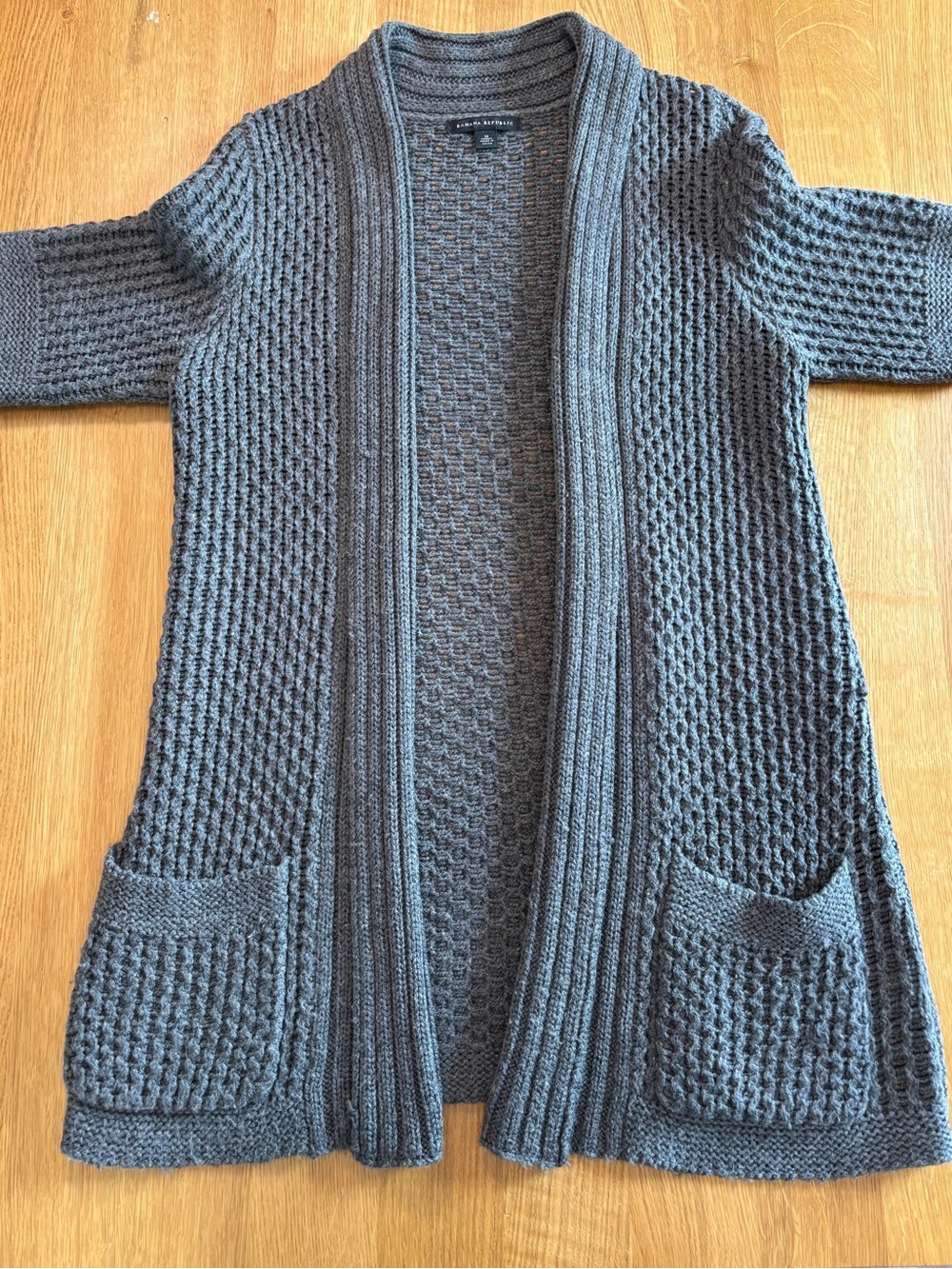 Banana Republic Women’s Gray Knit Short-Sleeve Knit Cardigan | Size Medium